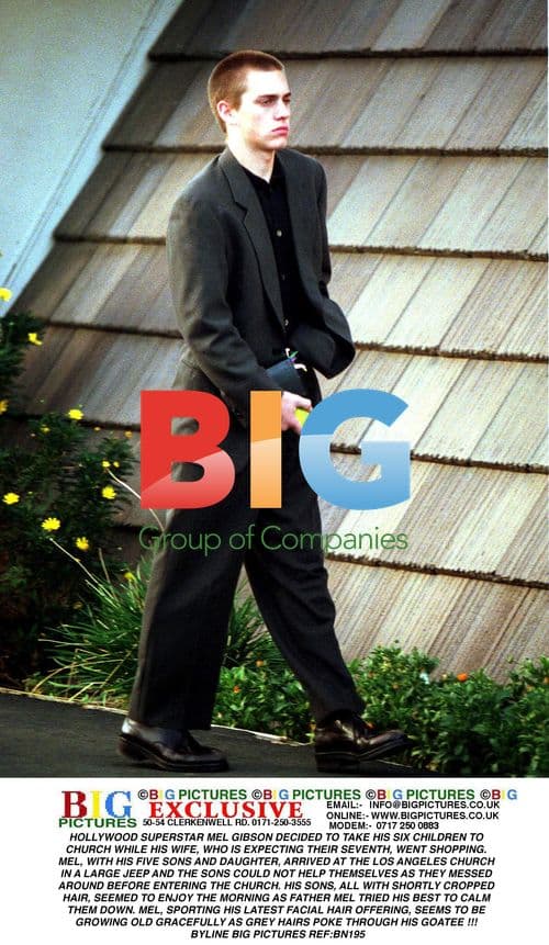 Mel Gibson Takes Kids to Church