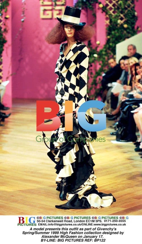 Givenchy's 1999 Spring/Summer High Fashion