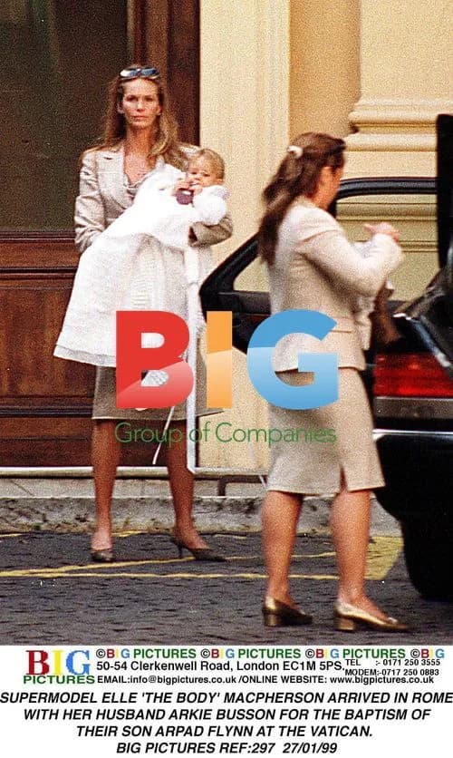 Elle Macpherson arrives in Rome for son's baptism