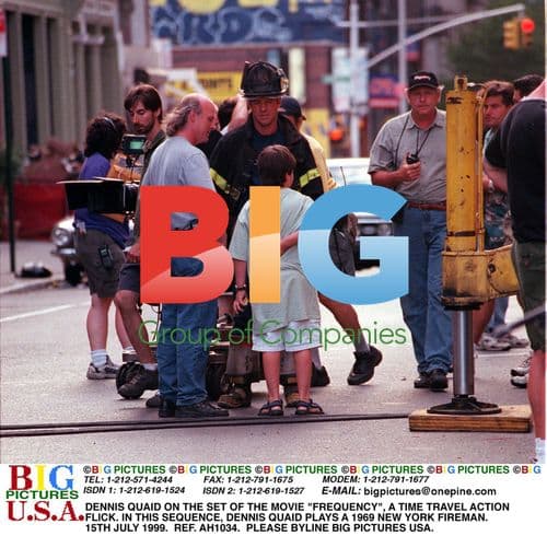 Dennis Quaid on Set of "Frequency"