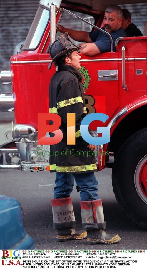 Dennis Quaid on set of "Frequency"