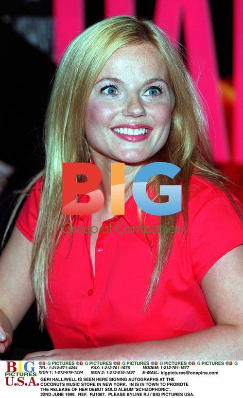 Geri Halliwell Signing Autographs
