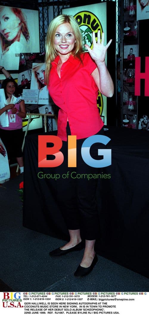Geri Halliwell Signing Autographs