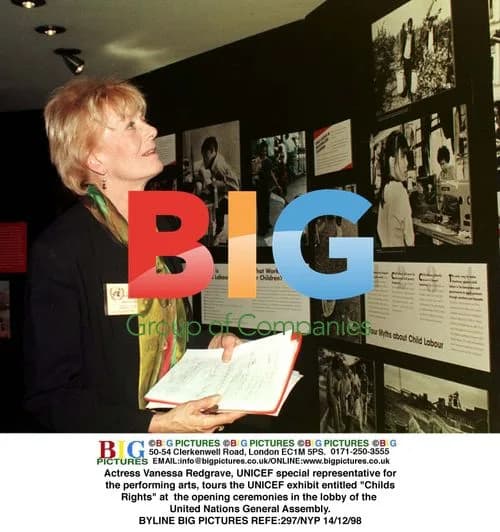 Vanessa Redgrave tours UNICEF "Childs Rights" exhibit