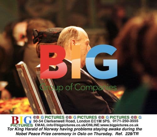 King Harald of Norway struggles to stay awake at Nobel Peace Prize