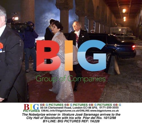 Jos Saramago Arrives at Stockholm City Hall