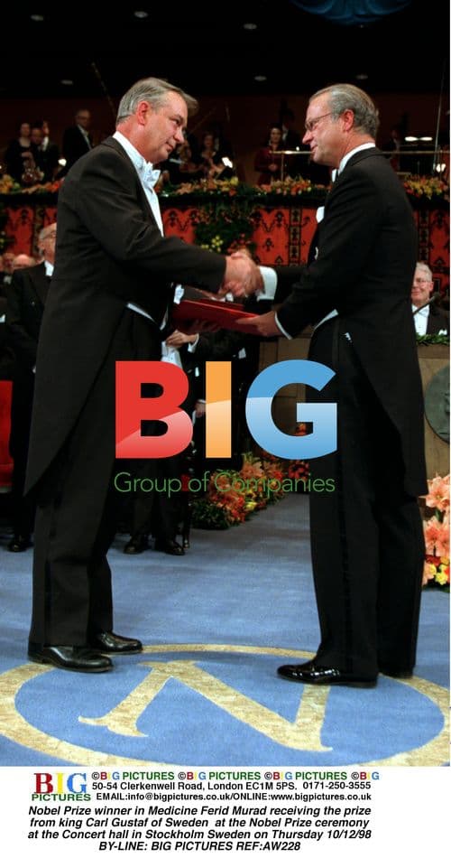 Ferid Murad receives Nobel Prize in Medicine