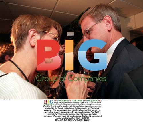 Politician Leaders Gather for Dinner