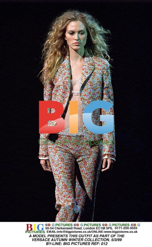 Versace Autumn Winter Fashion Show