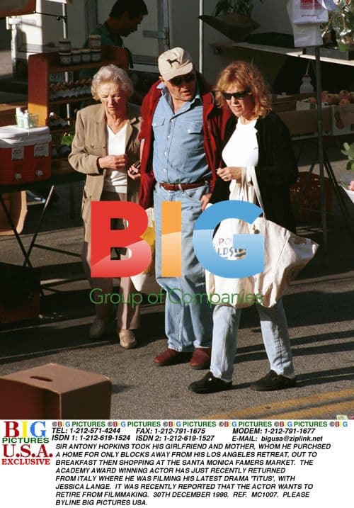 Sir Antony Hopkins and Family Outing