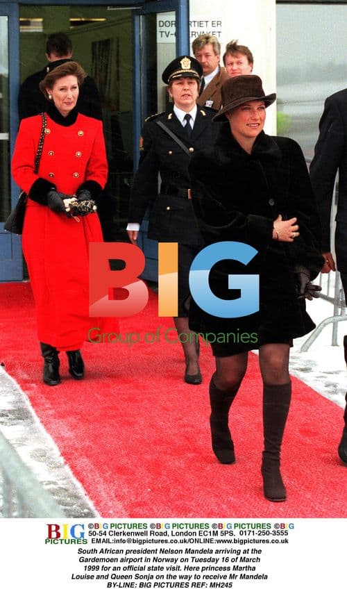 Nelson Mandela arrives in Norway for state visit