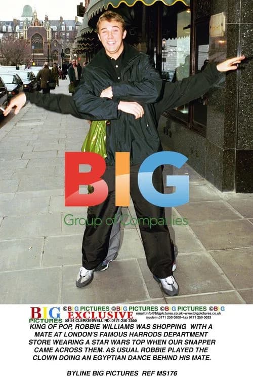 Robbie Williams Shops at Harrods