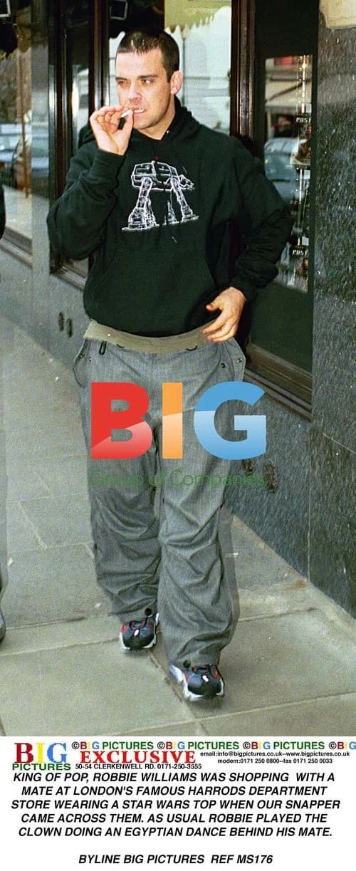 Robbie Williams Shops at Harrods