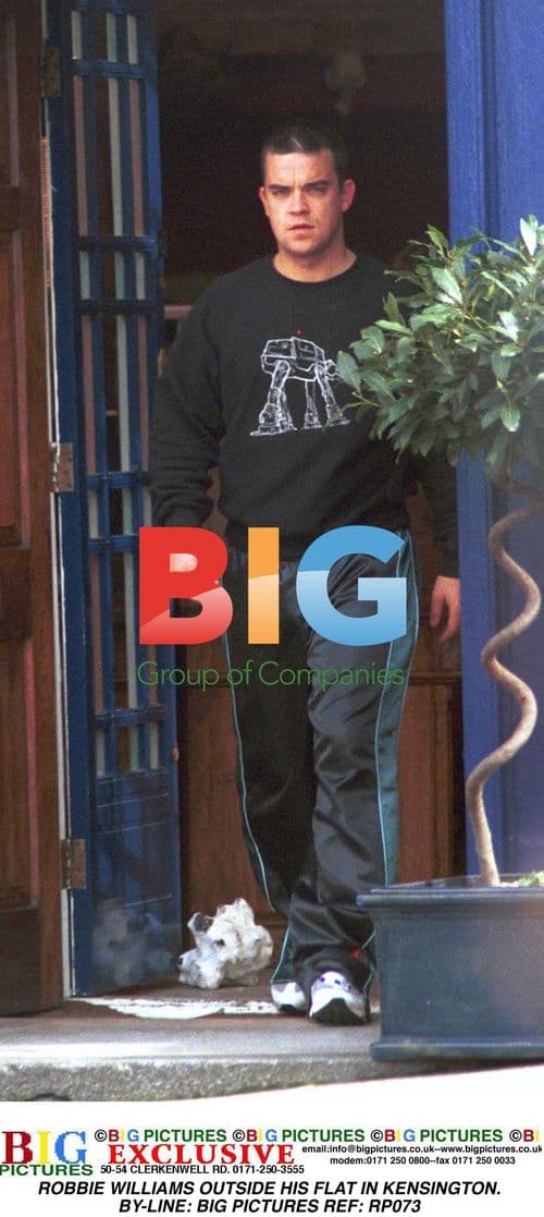 Robbie Williams Outside Kensington Flat
