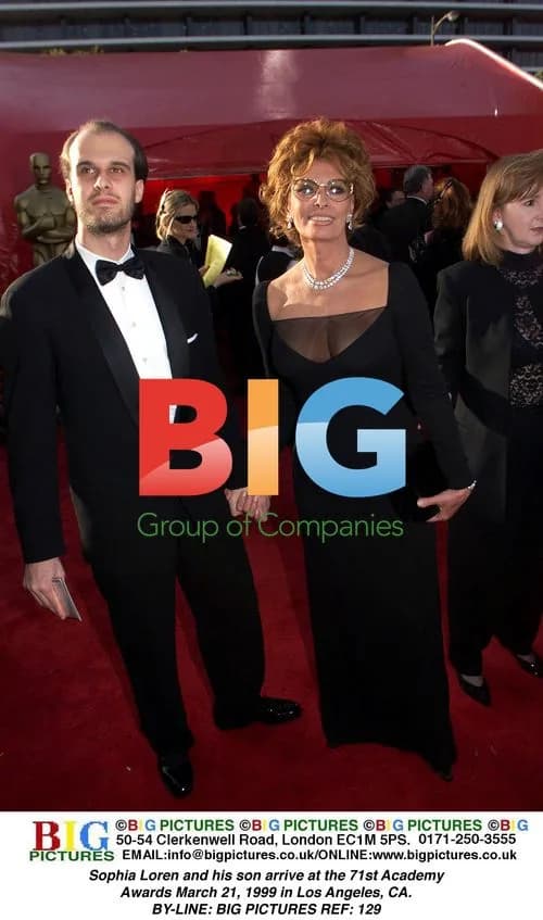 Sophia Loren and son at 71st Academy Awards