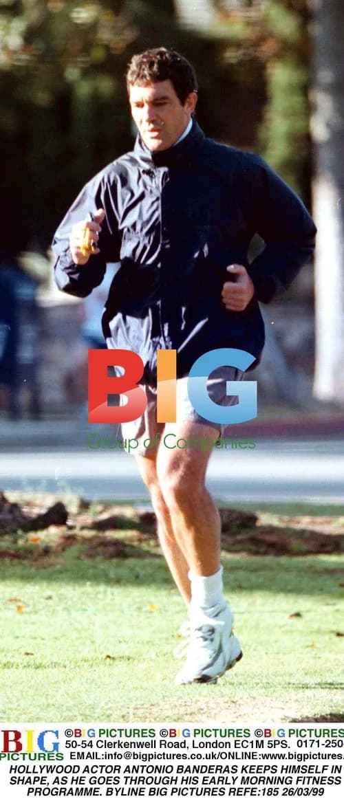 Antonio Banderas Keeps Fit With Early Morning Workout