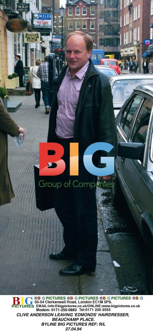 Clive Anderson Leaving Hairdresser in Beauchamp Place