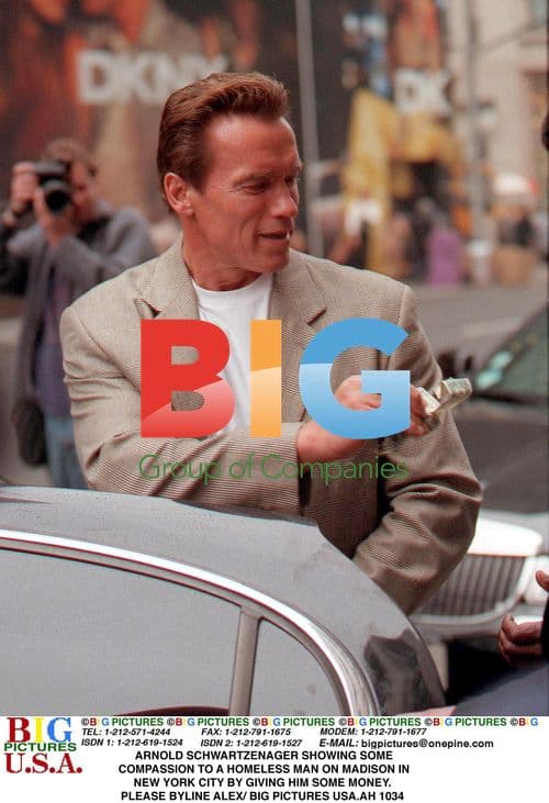 Arnold Schwarzenegger Helps Homeless Man