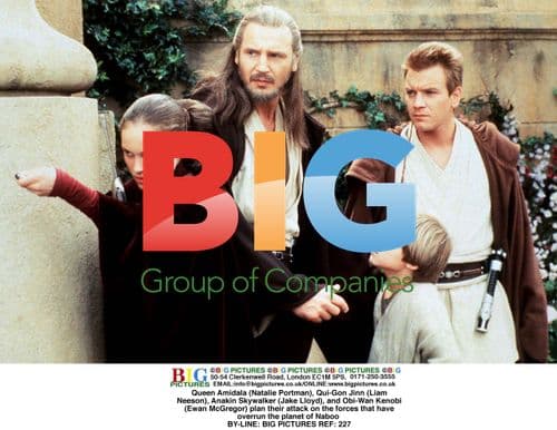 Naboo attack planning with Amidala, Qui-Gon, Anakin, and Obi-Wan