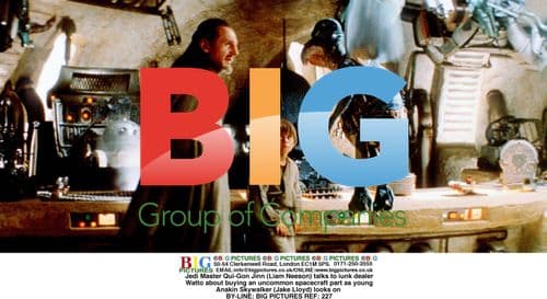 Qui-Gon Jinn negotiates with Watto for spacecraft part