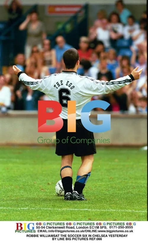 Robbie Williams at the Soccer Six in Chelsea