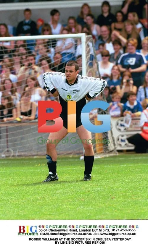 Robbie Williams at the Soccer Six in Chelsea