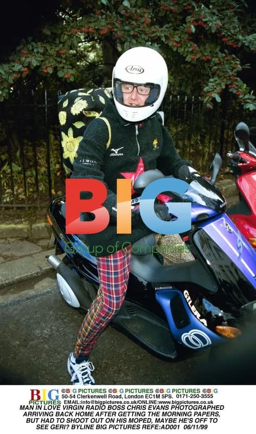 Chris Evans Arriving Home After Errands