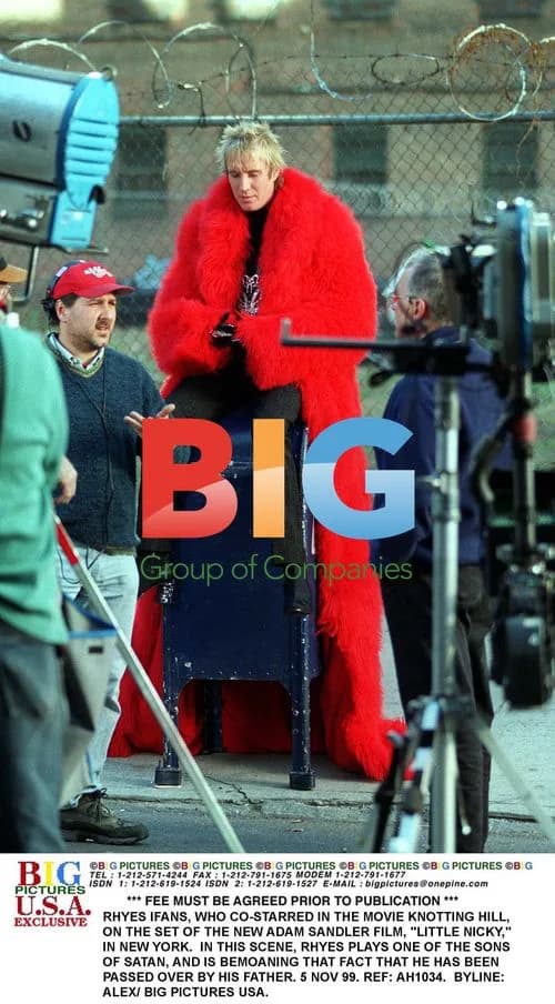 Rhys Ifans on set of "Little Nicky"