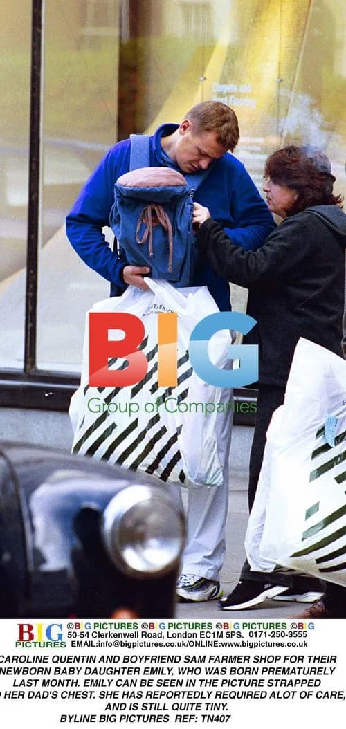 Caroline Quentin and boyfriend Sam Farmer shop for newborn