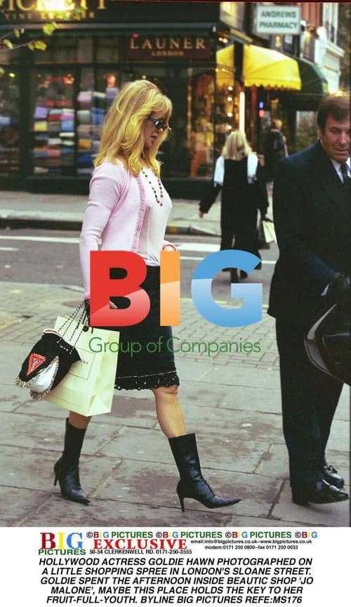 Goldie Hawn Shopping in London