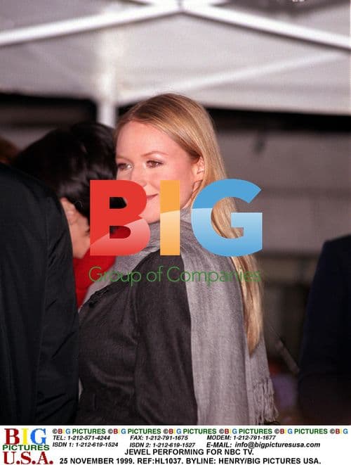 Jewel Performing for NBC TV