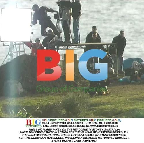 Tom Cruise films MI2 stunts in Sydney