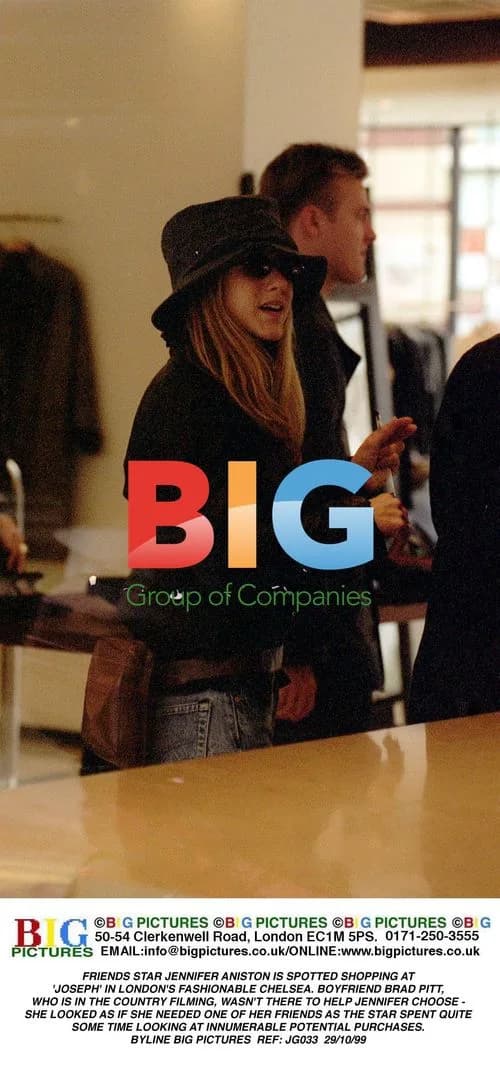 Jennifer Aniston Shops in London