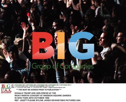 DONALD TRUMP AND GIRLFRIEND AT RICKY MARTIN CONCERT