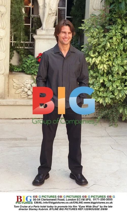 Tom Cruise at Paris hotel for Eyes Wide Shut