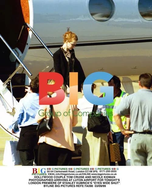 Tom Cruise and Nicole Kidman at Luton Airport