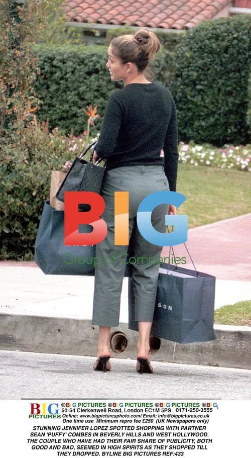 Jennifer Lopez and Sean 'Puffy' Combes Shop in LA