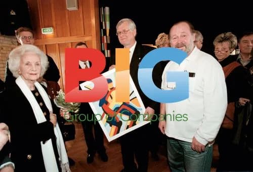 Princess Lilian Buys Painting for Prince Carl-Philip
