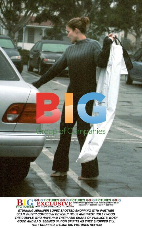 Jennifer Lopez and Sean 'Puffy' Combes Shopping