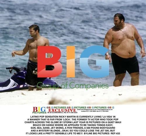 Ricky Martin Enjoys Relaxing Maui Beach