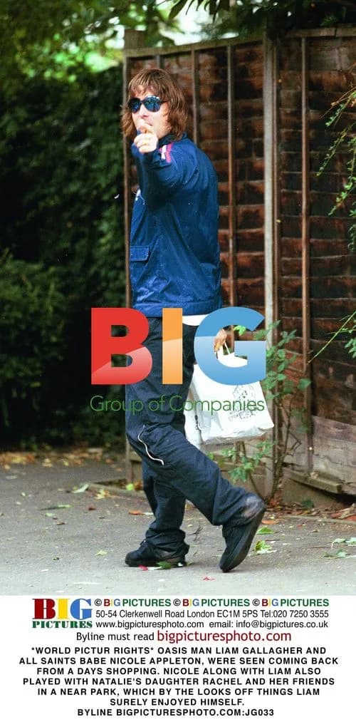 Liam Gallagher and Nicole Appleton Shopping