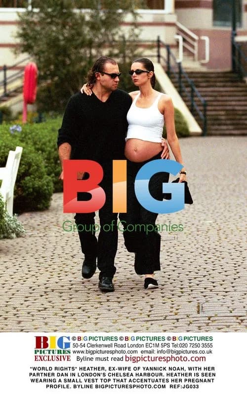 Heather, ex-wife of Yannick Noah, pregnant in London