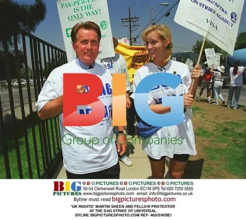 Martin Sheen at SAG Strike of Universal