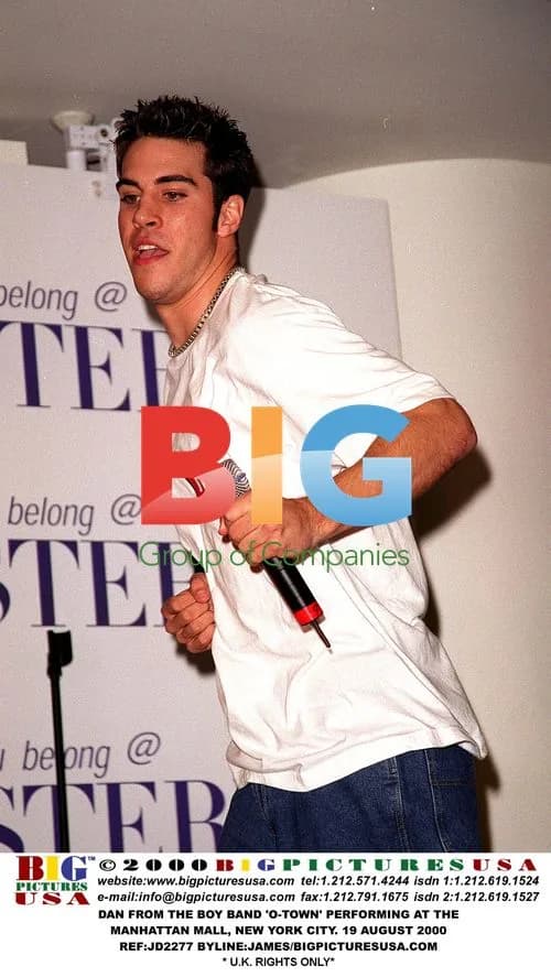 Dan from 'O-Town' performing at Manhattan Mall