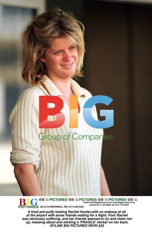 Rachel Hunter Tired at Airport