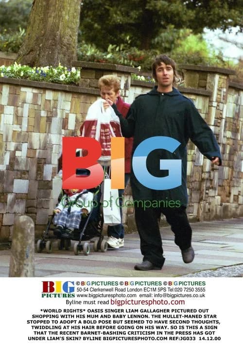 Liam Gallagher Shopping with Mum and Baby