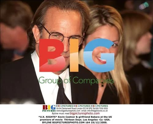 Kevin Costner & gf at Thirteen Days premiere