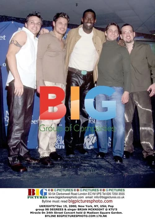 98 DEGREES & BRIAN MCKNIGHT at KTU's Miracle on 34th Street Concert