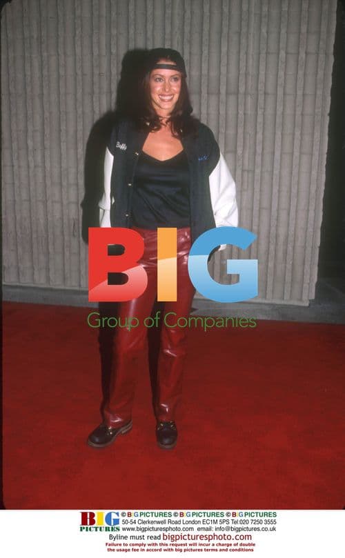 Shannon Elizabeth at 'Scream 3' Premiere