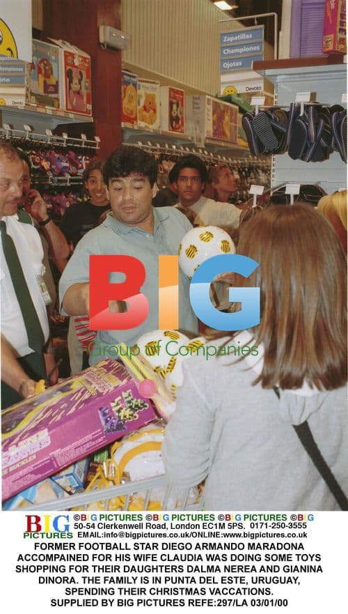 Diego Maradona and Family Christmas Shopping